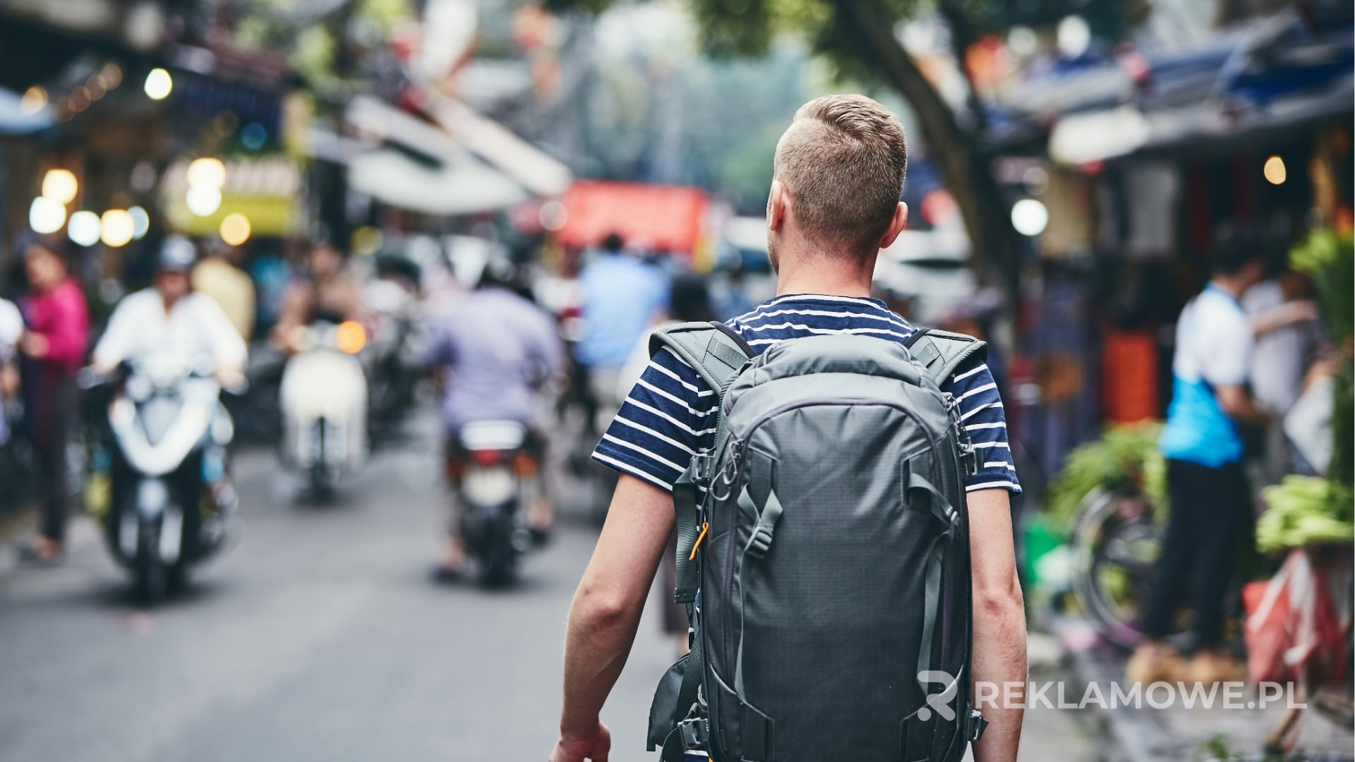 Plecak reklamowy i torba reklamowa na neutralnym tle